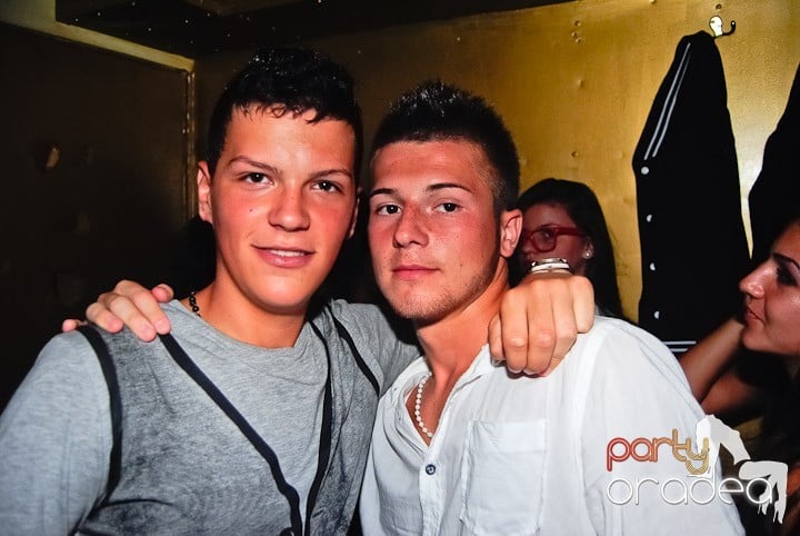 Yellow Submarine la suprafaţă, 