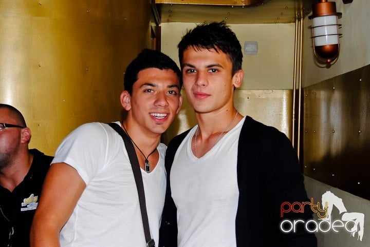 Yellow Submarine la suprafaţă, 