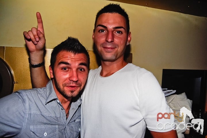 Yellow Submarine la suprafaţă, 