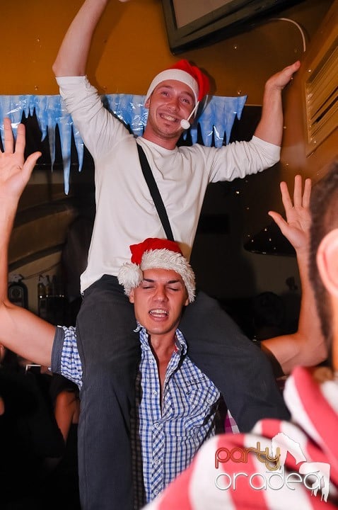 Yellow Christmas Party continuă,