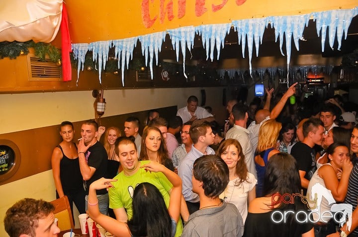 Yellow Christmas Party continuă, 