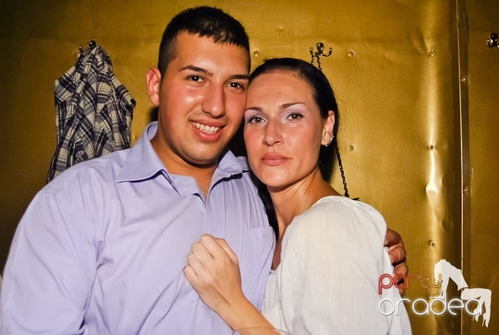 Yellow Christmas Party continuă, 