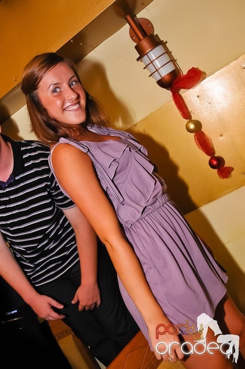 Yellow Christmas Party continuă, 