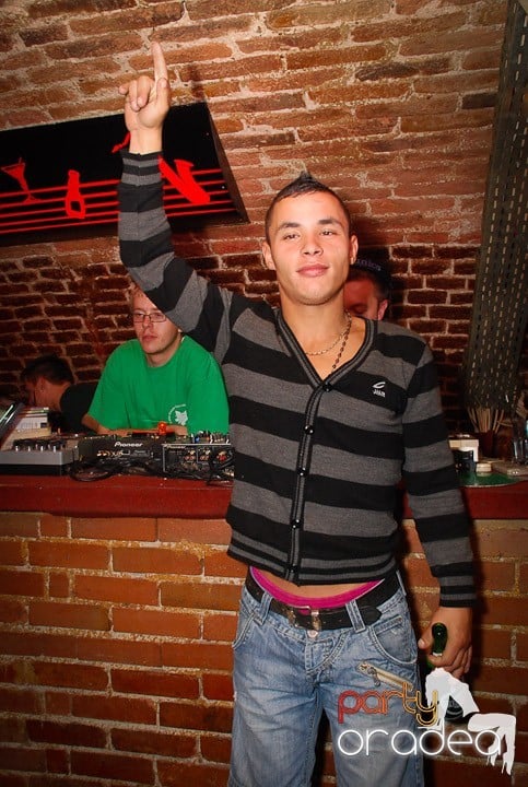 Zi de naştere şi petrecere de burlăciţe, 