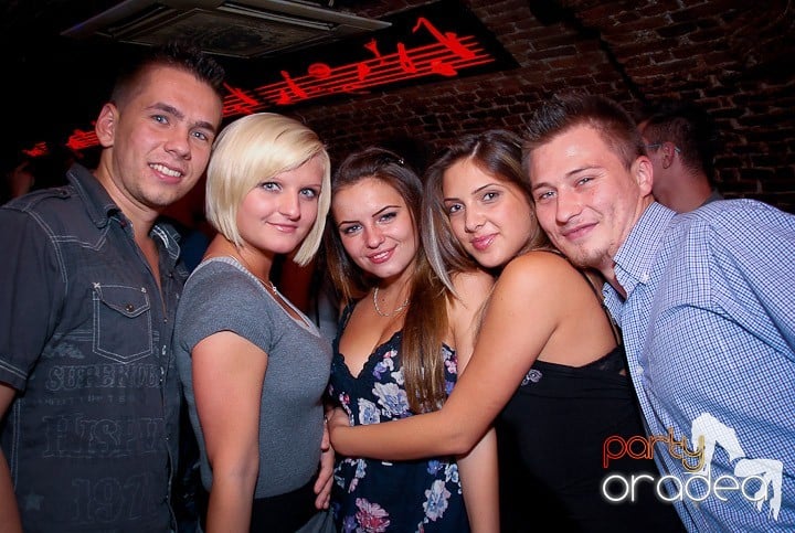 Zi de naştere şi petrecere de burlăciţe, 