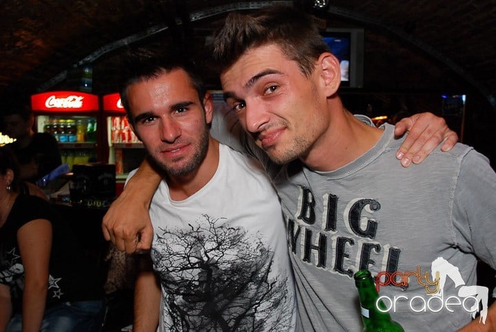 Zi de naştere şi petrecere de burlăciţe, 