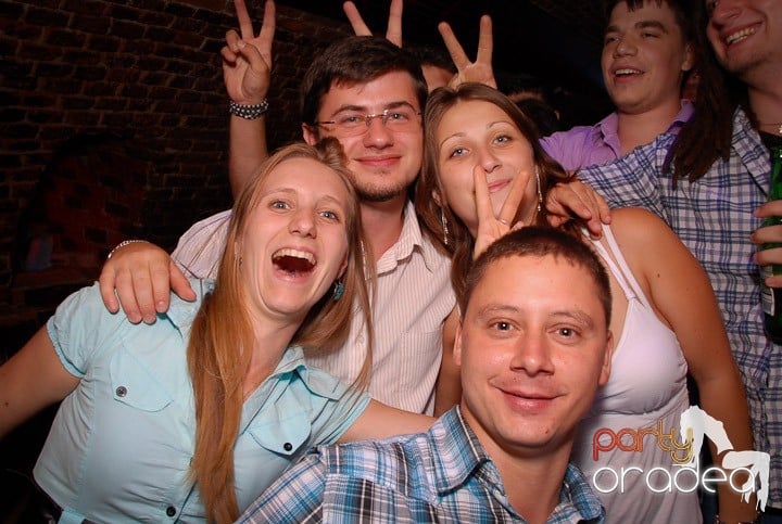 Zi de naştere şi petrecere de burlăciţe, 