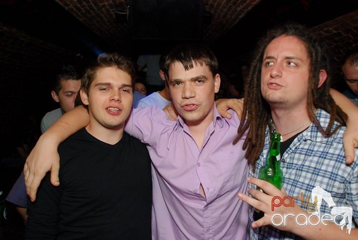 Zi de naştere şi petrecere de burlăciţe, 