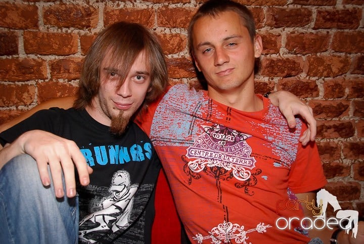 Zi de naştere şi petrecere de burlăciţe, 