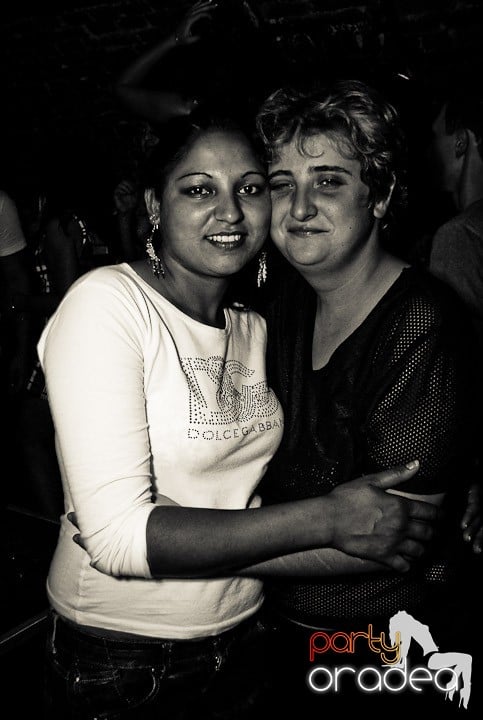 Zi de naştere şi petrecere de burlăciţe, 