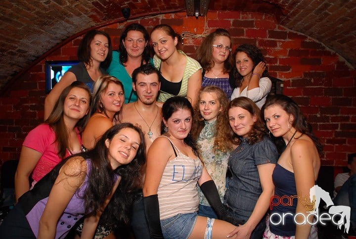 Zi de naştere şi petrecere de burlăciţe, 