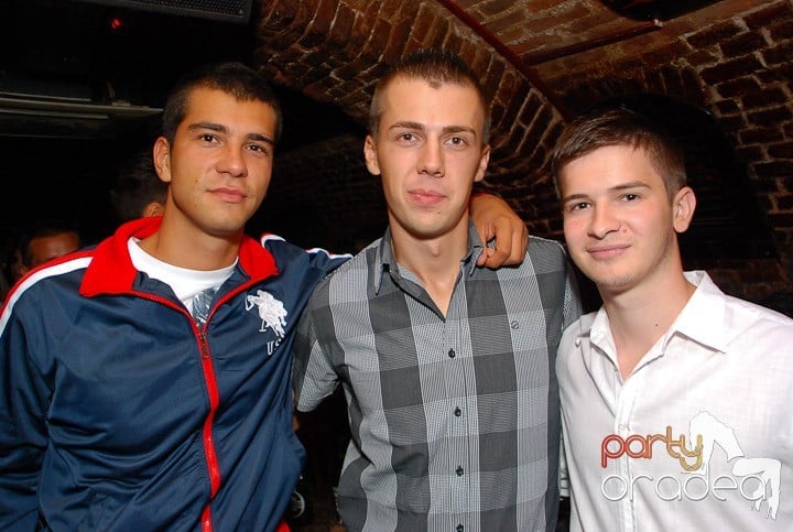 Zi de naştere şi petrecere de burlăciţe, 