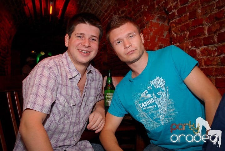 Zi de naştere şi petrecere de burlăciţe, 