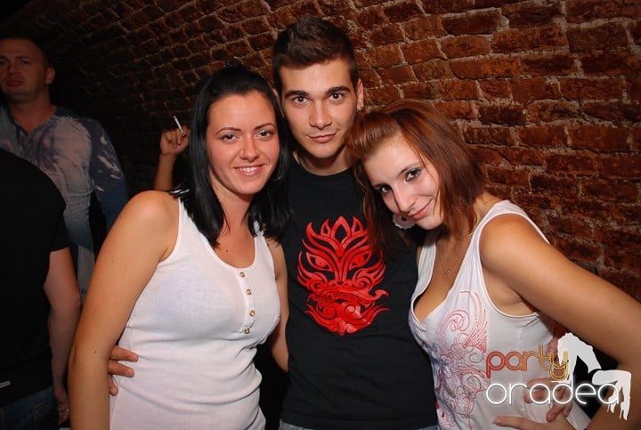 Zi de naştere şi petrecere de burlăciţe, 