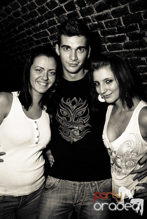 Zi de naştere şi petrecere de burlăciţe, 