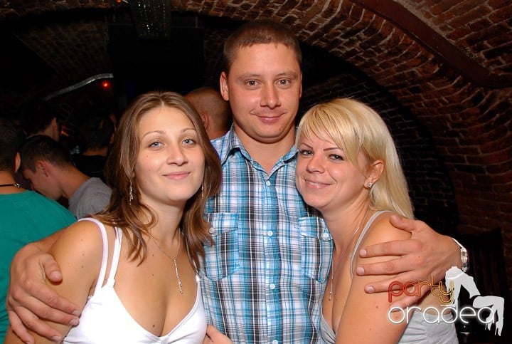 Zi de naştere şi petrecere de burlăciţe, 