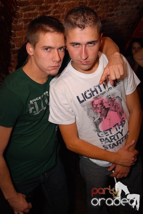 Zi de naştere şi petrecere de burlăciţe, 