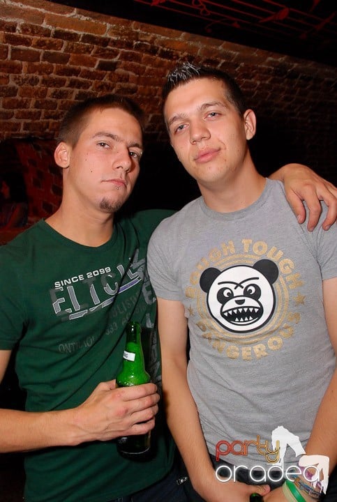 Zi de naştere şi petrecere de burlăciţe, 