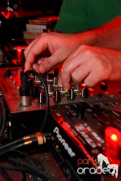 Zi de naştere şi petrecere de burlăciţe, 