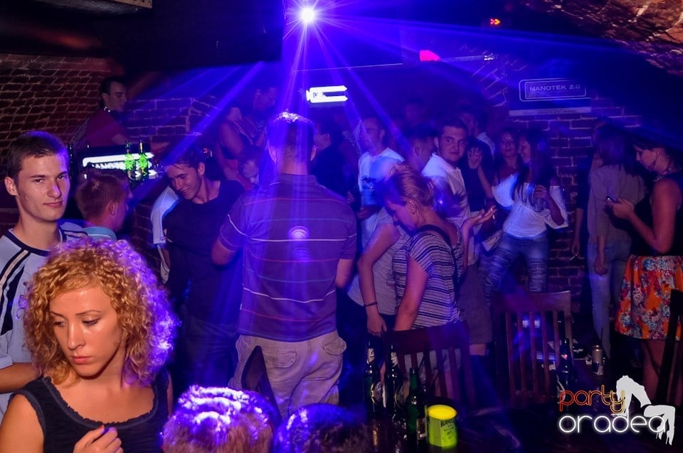 Ziua promoţiilor în Club Escape, 