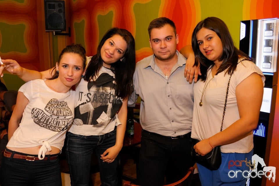 All night party în Juice, Juice