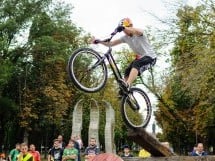 Bike Trial Gravity Fighters 2