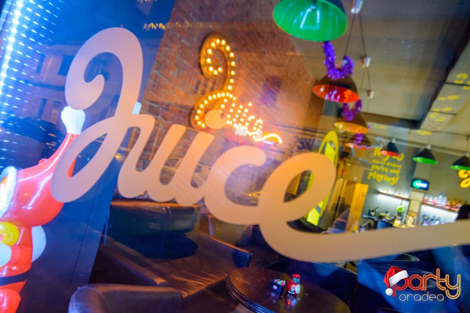 Christmas Weekend in Juice, Juice