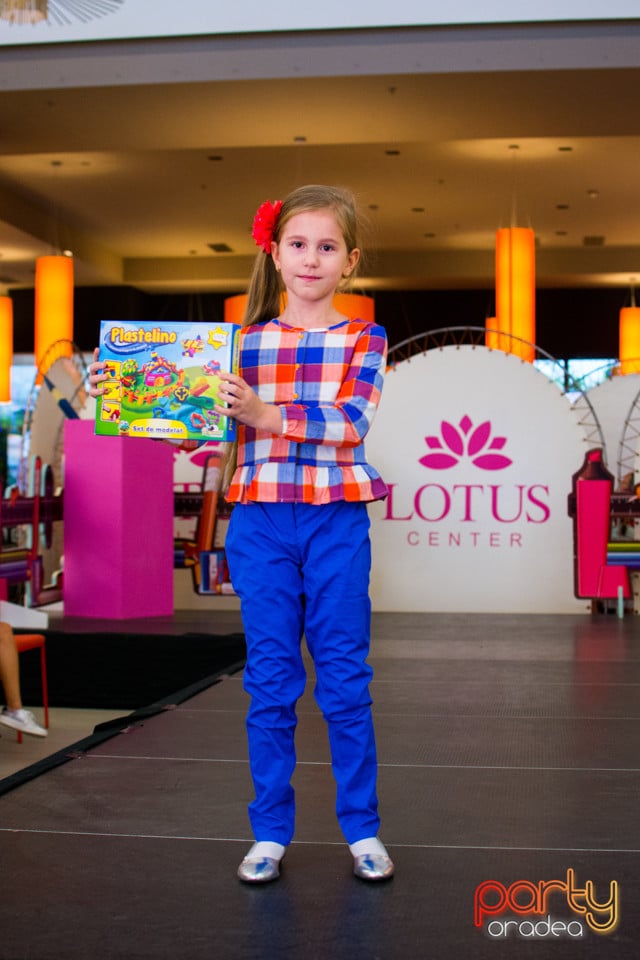 Cool for School, Lotus Center
