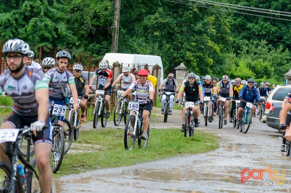 Crater Maraton, Băile 1 Mai