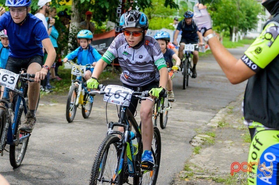 Crater Maraton, Băile 1 Mai