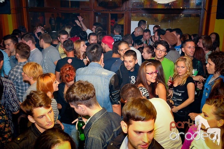 Crazy Legs cu DJ Palotai, Juice