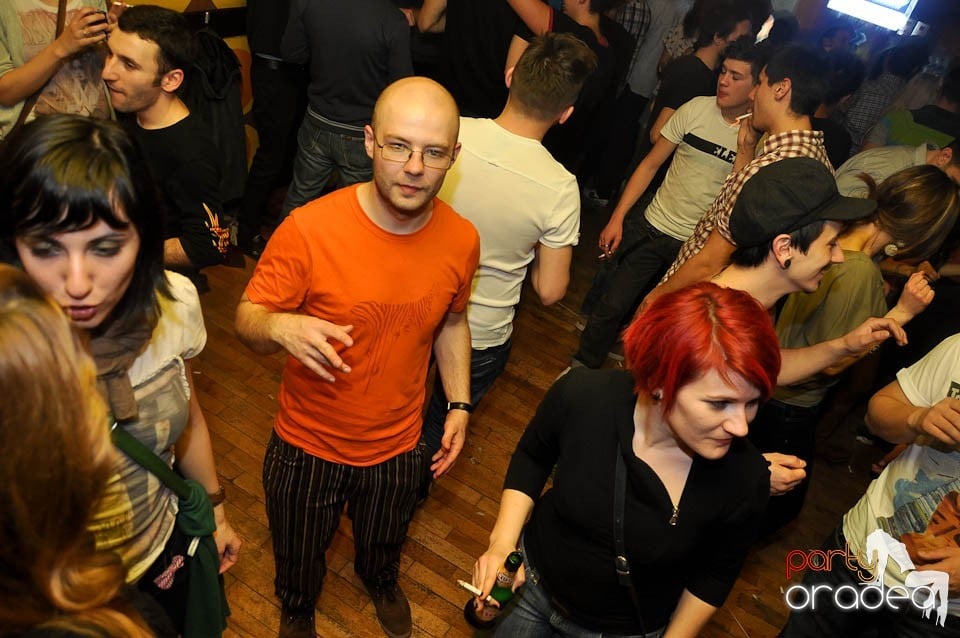 Crazy Legs - The Dirty Dubsters, Juice