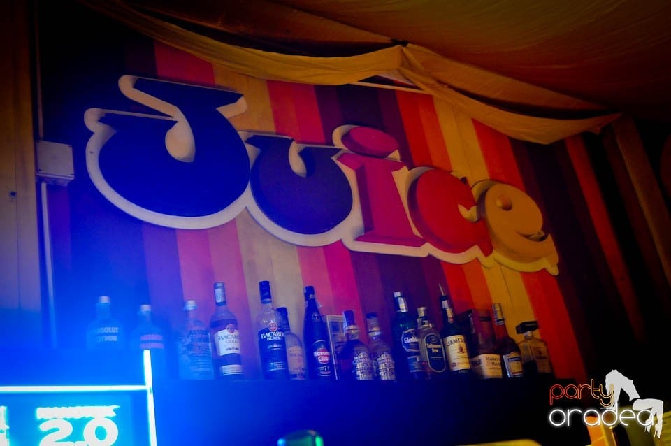 Distracţia începe în Juice, Juice