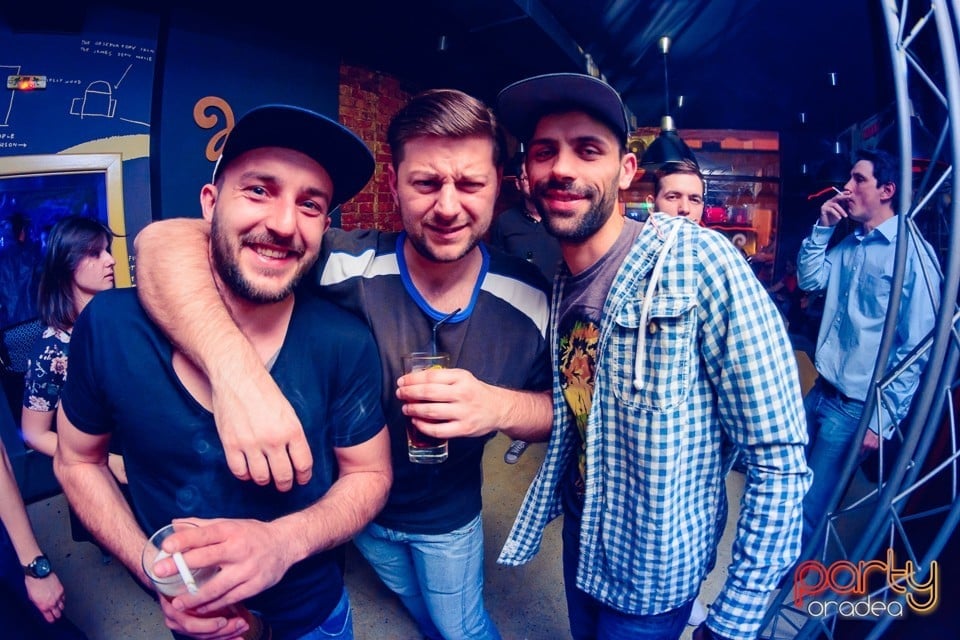 Distracţie alături de Albui, Juice