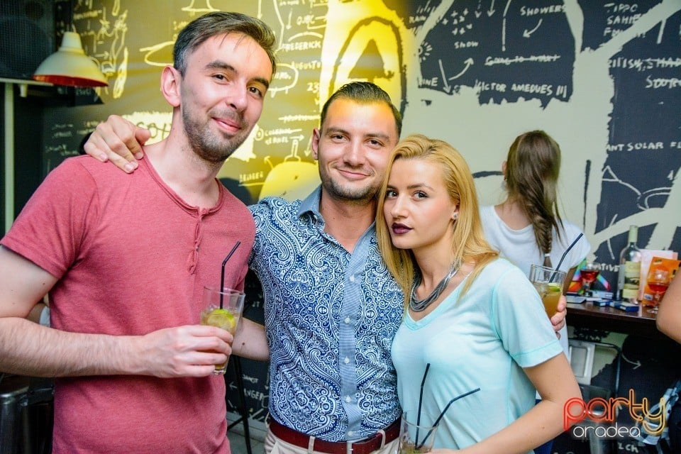 Distracţie alături de Albui, Juice
