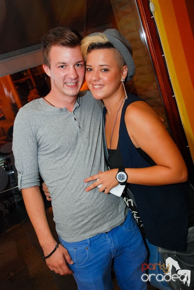 Distracţie în Juice Coffeehouse & Lounge Bar, Juice