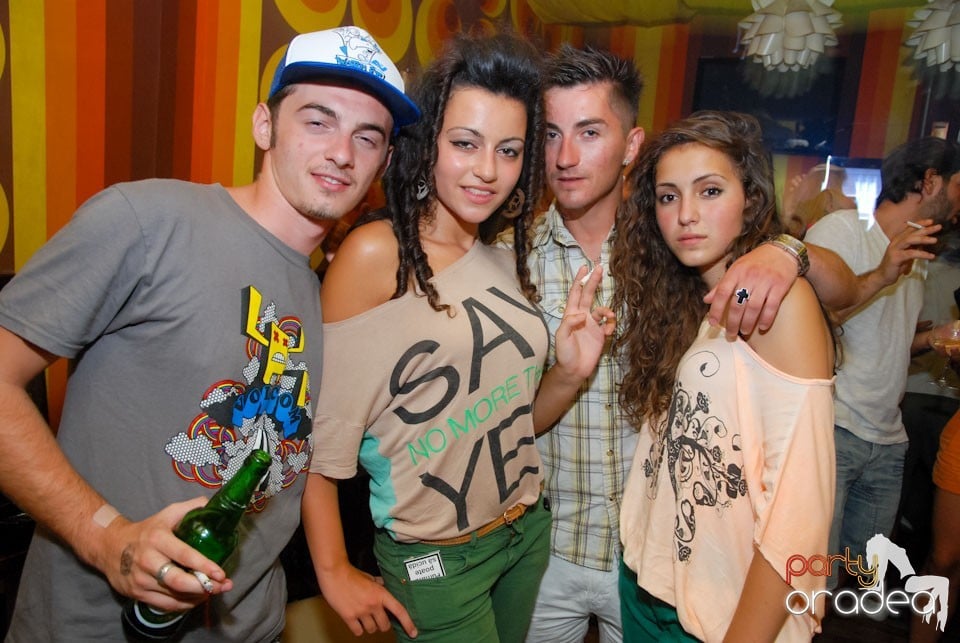 Distracţie în Juice Coffeehouse & Lounge Bar, Juice
