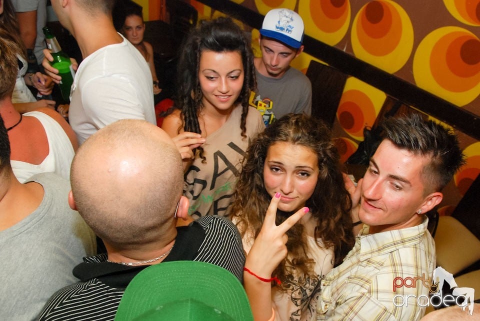 Distracţie în Juice Coffeehouse & Lounge Bar, Juice