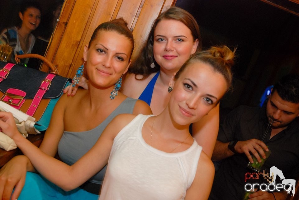 Distracţie în Juice Coffeehouse & Lounge Bar, Juice