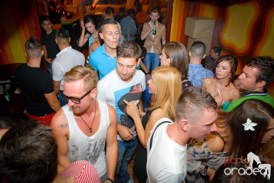 Distracţie în Juice Coffeehouse & Lounge Bar, Juice