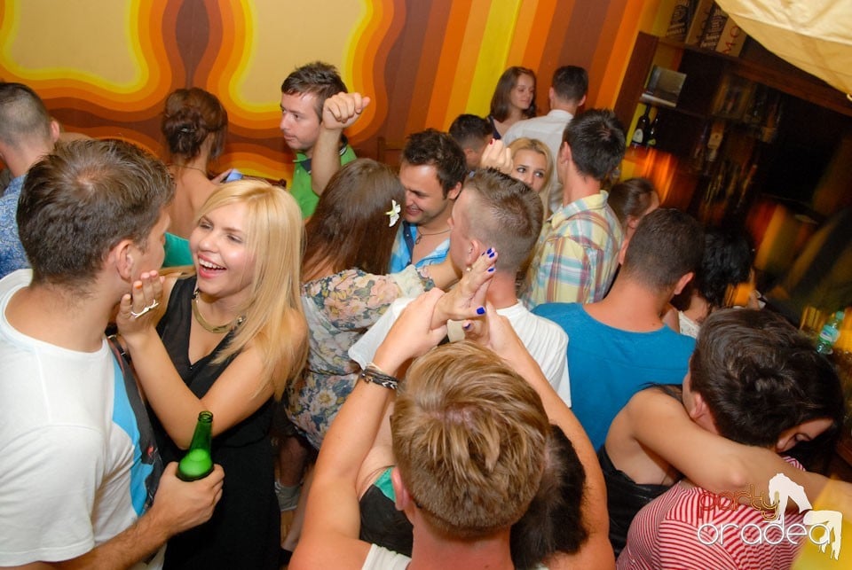 Distracţie în Juice Coffeehouse & Lounge Bar, Juice