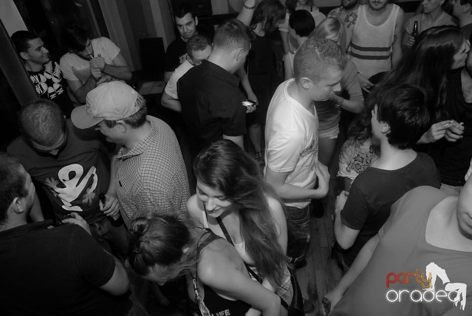 Distracţie în Juice Coffeehouse & Lounge Bar, Juice