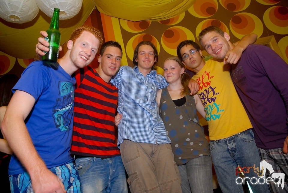 Distracţie în Juice Coffeehouse & Lounge Bar, Juice