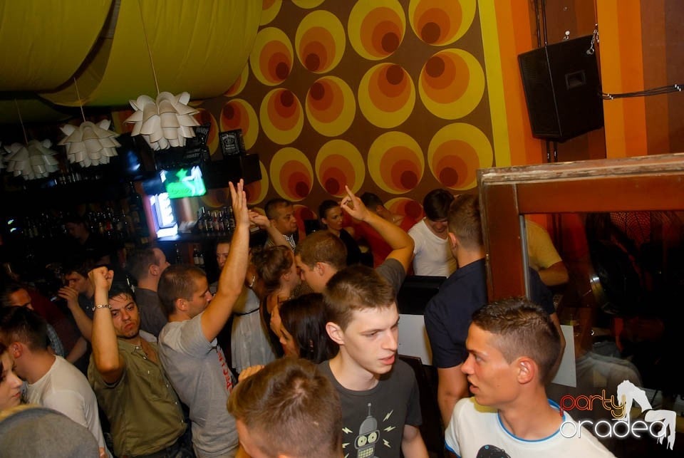 Distracţie în Juice Coffeehouse & Lounge Bar, Juice