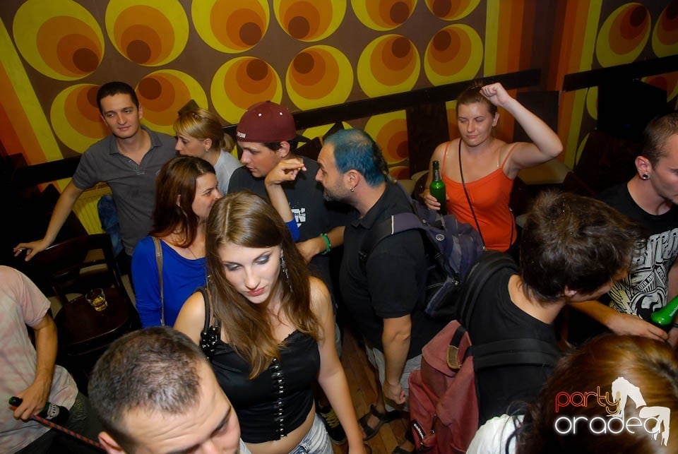Distracţie în Juice Coffeehouse & Lounge Bar, Juice