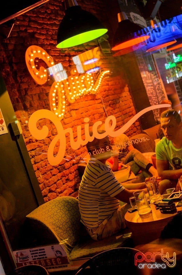 Distracţie în Juice, Juice