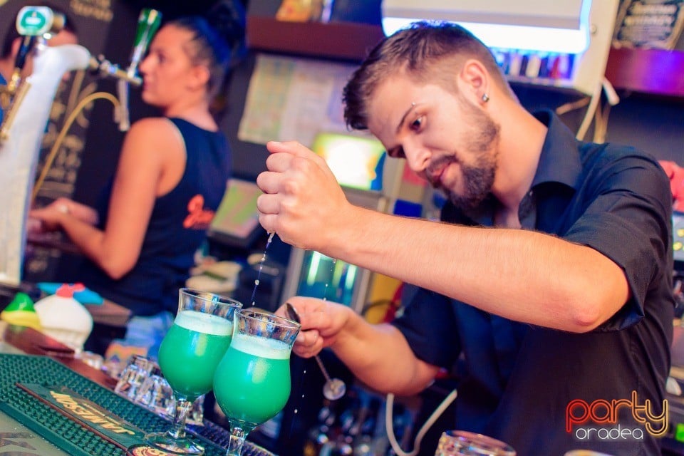 Distracţie în Juice, Juice