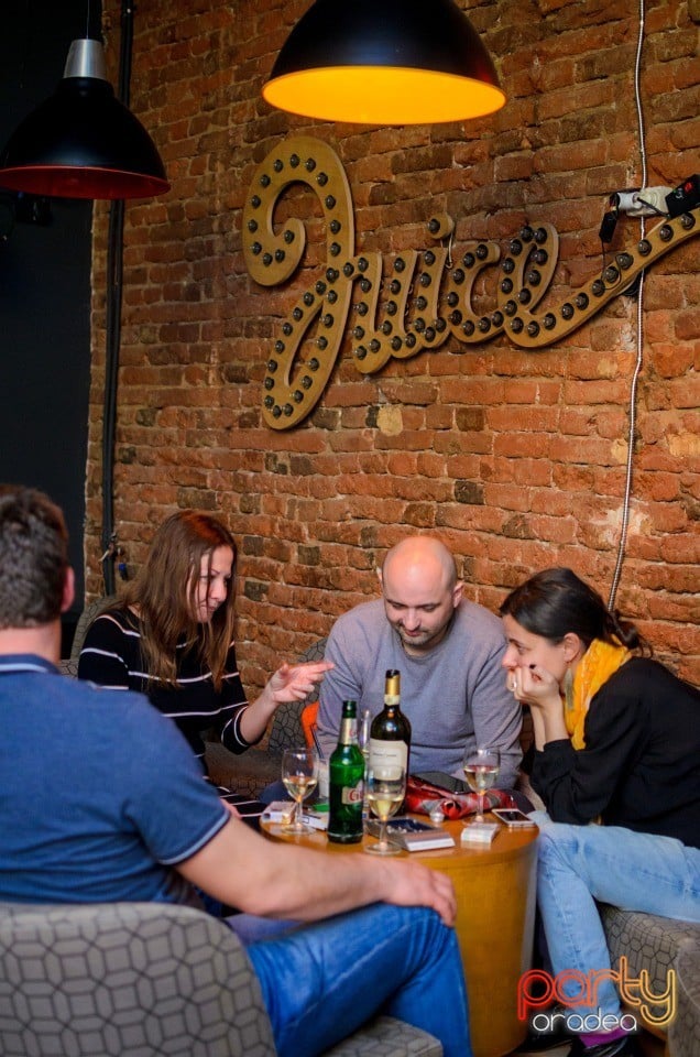 Distracţie în Juice, Juice