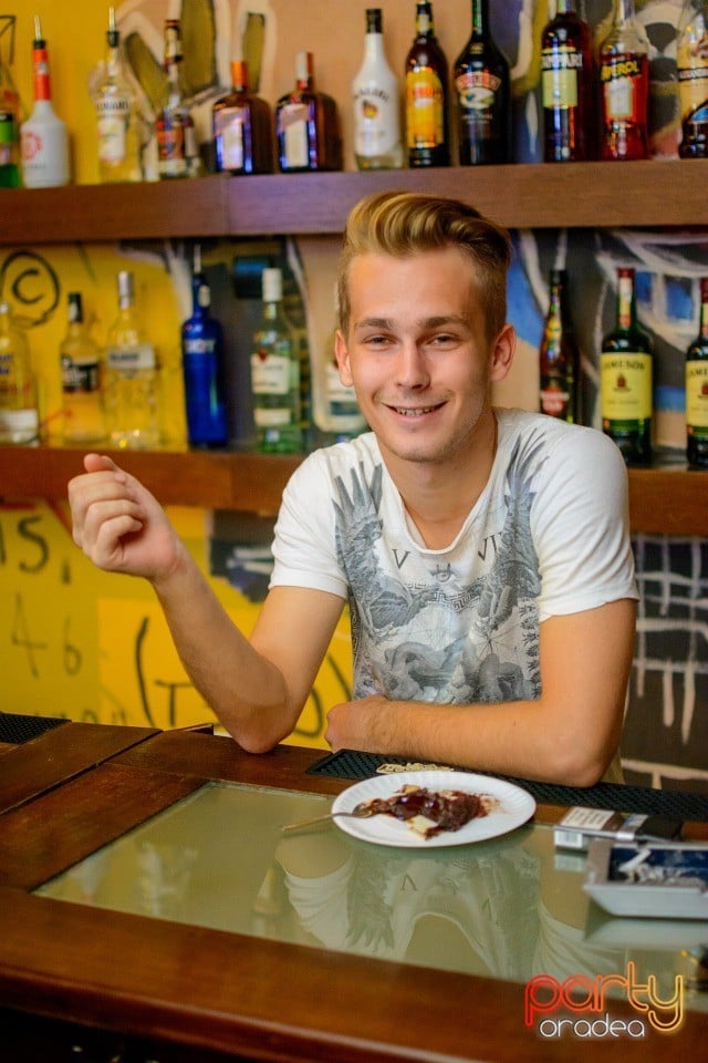 Distracţie în Weekend, Juice