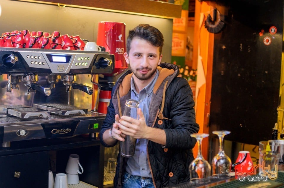 Distracţie la Juice, Juice